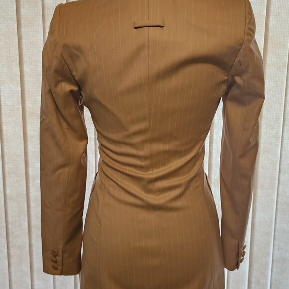 Escada Beige New Wool Pinstripe Pants Suit. Size 34 (small) - Picture 6 of 12